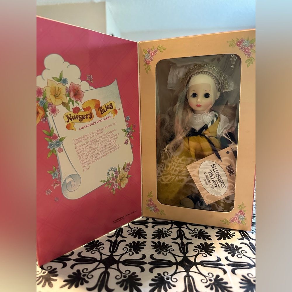 Vintage 1983 Ideal Nursery Tales Rapunzel NWT
8" Inch Collectible Doll MIB